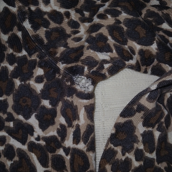 est. 1989 Place Cheetah Print Button Down Cardigan Sweater Size Large - Picture 2 of 10